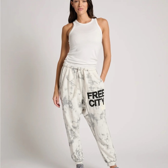 FREECITY Sweatpants - Picture 3 of 14